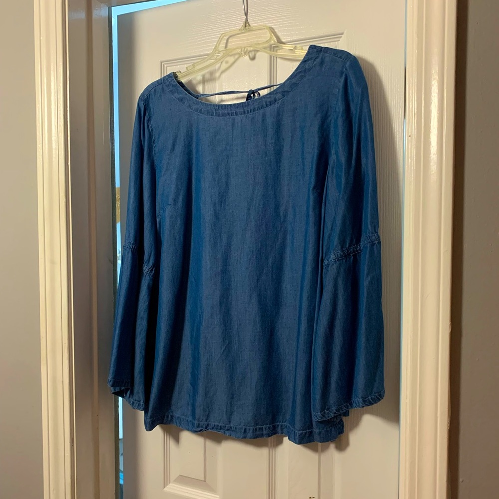 🍉 Navy Denim Loft Blouse!